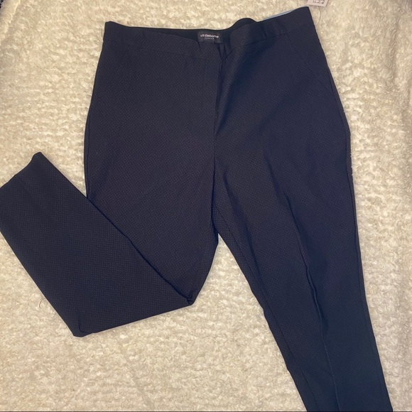 NWT Liz Claiborne Ankle pants - Picture 6 of 7